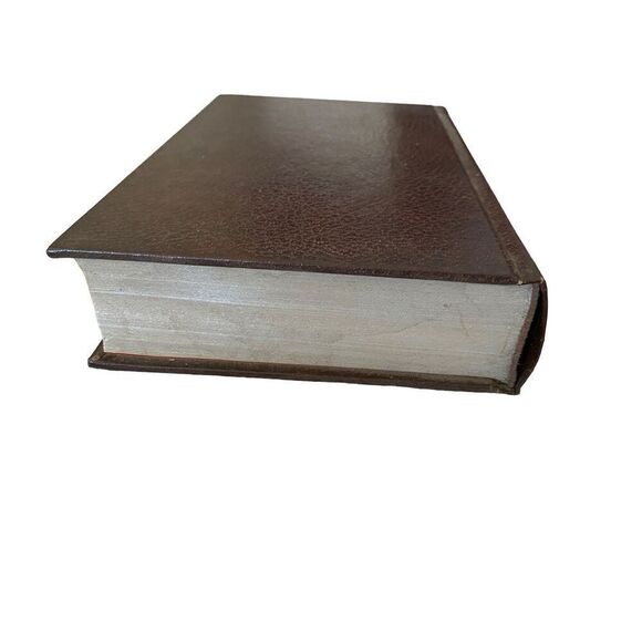 Readers Digest Family Treasury Of Great Biographies 1st Edition Hardcover Book - Picture 4 of 10